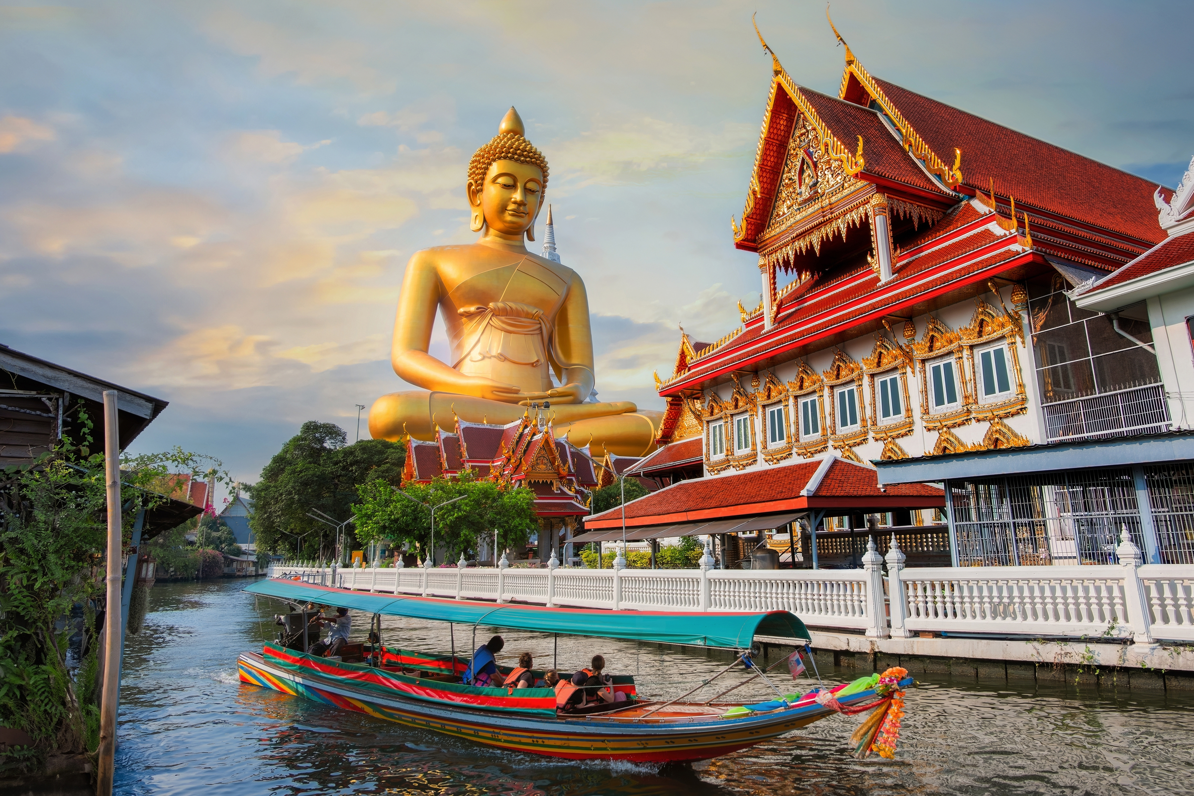 Big Seated Buddha Statue (Buddha Dhammakaya Dhepmongkol) at Wat Paknam Phasi Charoen (temple) in Bangkok, Thailand