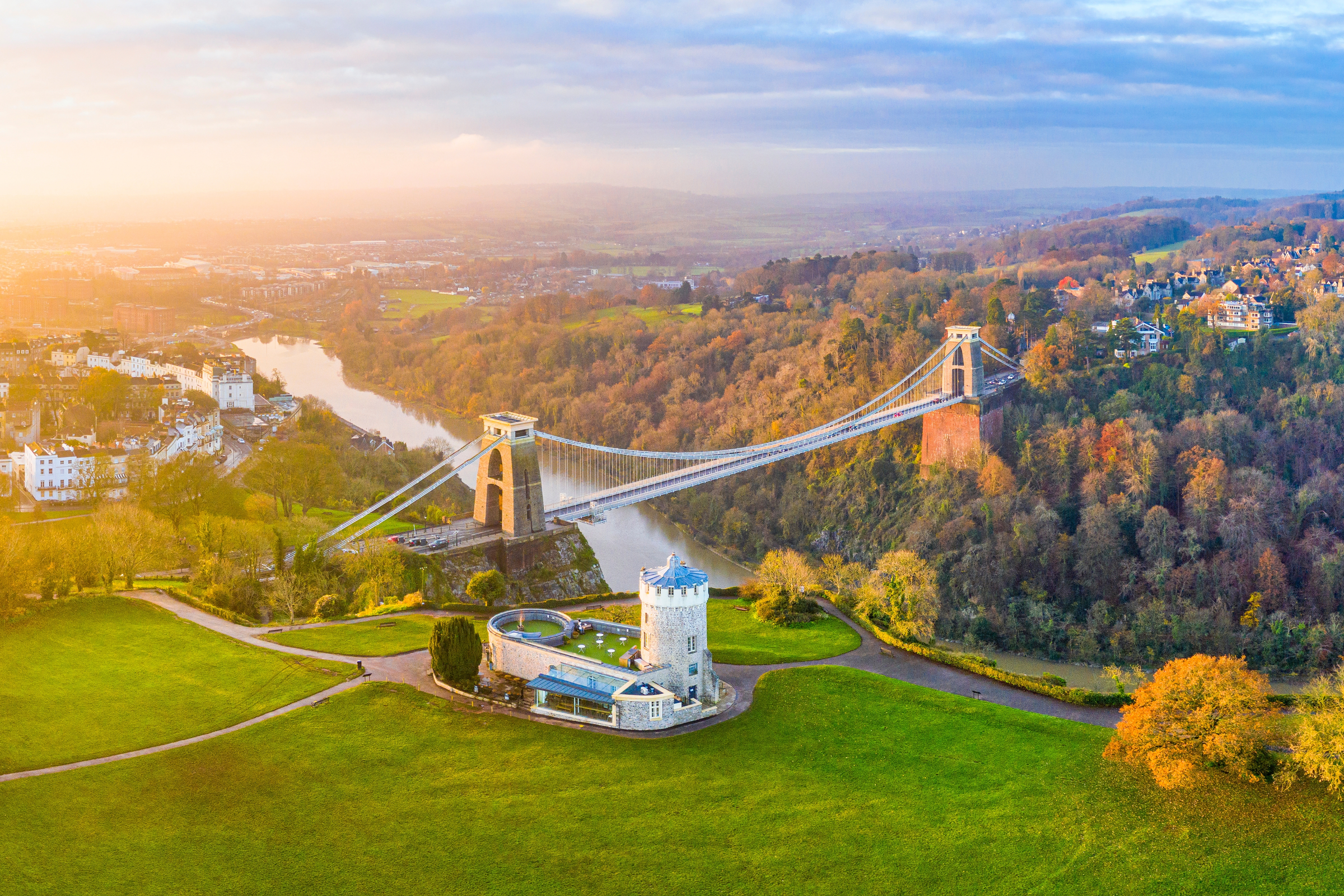 Clifton Suspension Bridge spanning the River Avon and linking Clifton and Leigh Woods, Bristol, England, United Kingdom, Europe