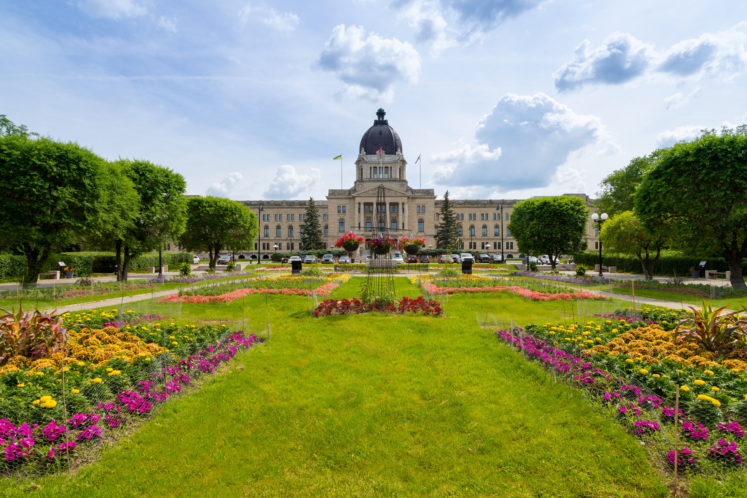 Beautiful garden in front of the Legislative Assembly of Saskatchewan in the City of Regina. Regina is the capital of Saskatchewan, Canada. 