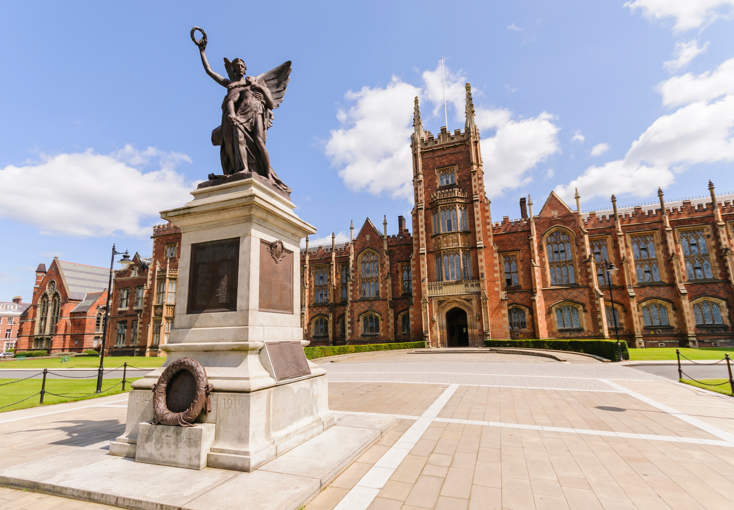 War memorial outside the Lanyon Building, Queen's University Belfast,Belfast, Northern Ireland, United Kingdom, UK