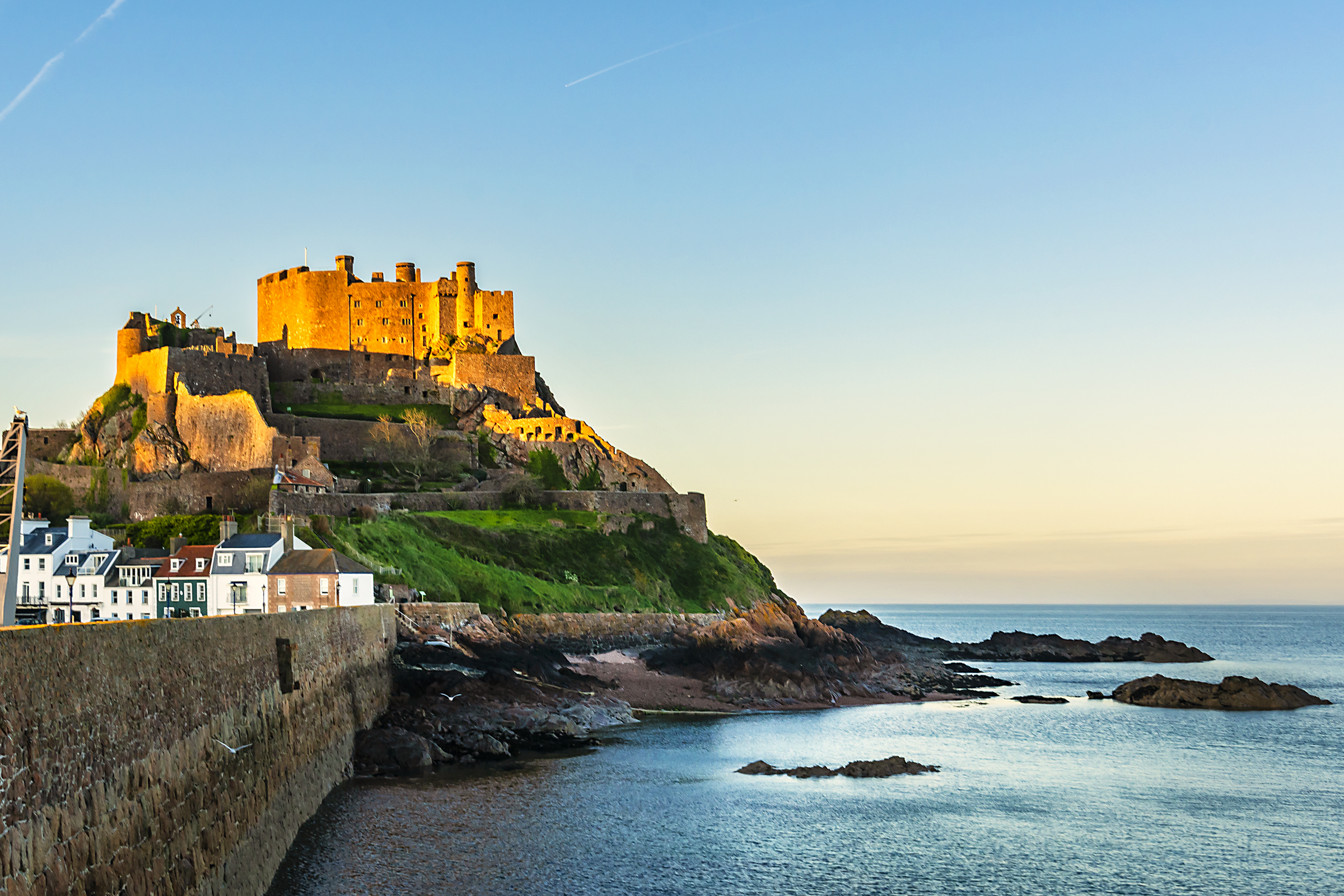 Mount Orgueil Castle (Gorey Castle, built 1204 - 1450), overlooking Grouville Bay in the small town of Gorey, Jersey, Channel Islands, United kingdom.