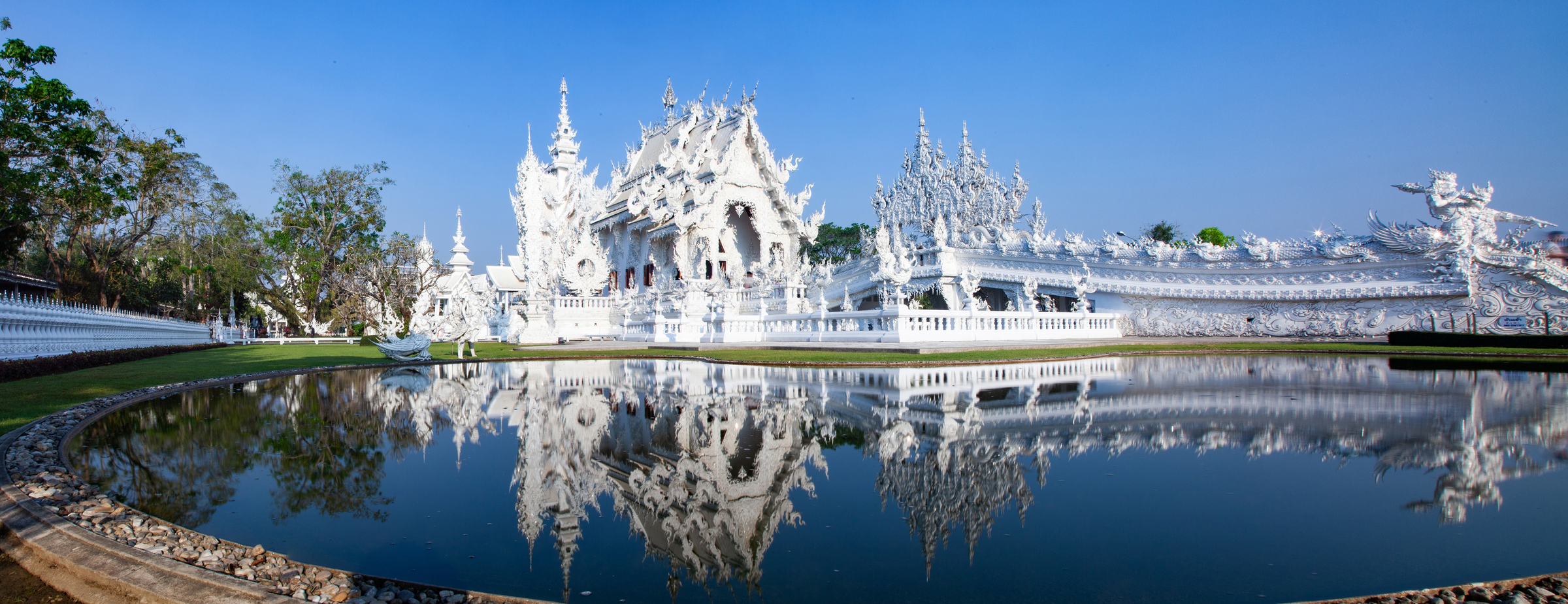 CHIANG RAI, THAILAND - FEBRUARY 2019: wat Rong Khun The famous White Temple in Chiang Rai, Thailand